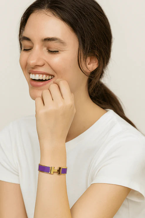 Elegant Luxury Enamel Bracelet – Timeless Style with Premium Finish