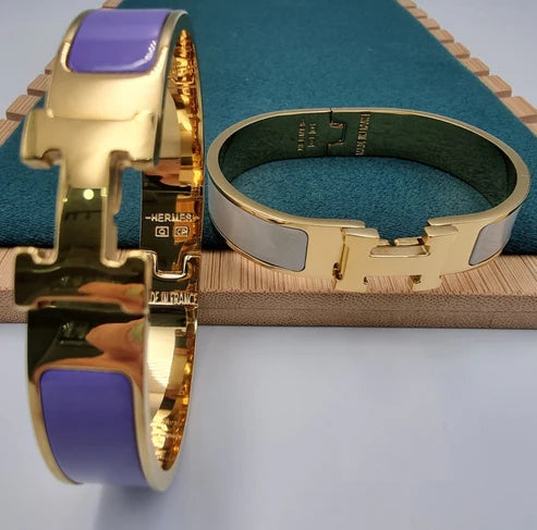 Elegant Luxury Enamel Bracelet – Timeless Style with Premium Finish