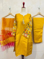 Embroidered Sleeves Kurta